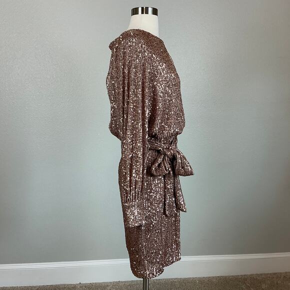 Eliza J Women's Sequined Long Sleeved Mini Sheath Cocktail Dress Gold Size 6 - Picture 3 of 14